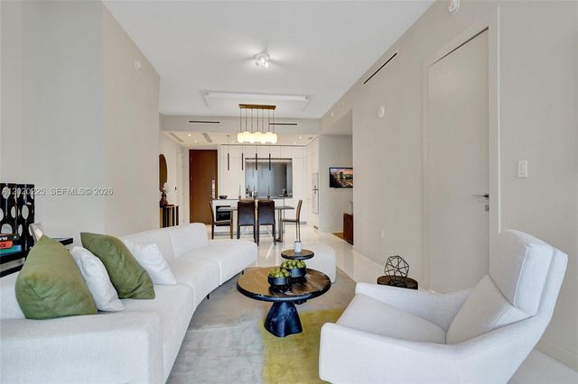 300 Biscayne Boulevard Way 2305W, Miami, FL 33131