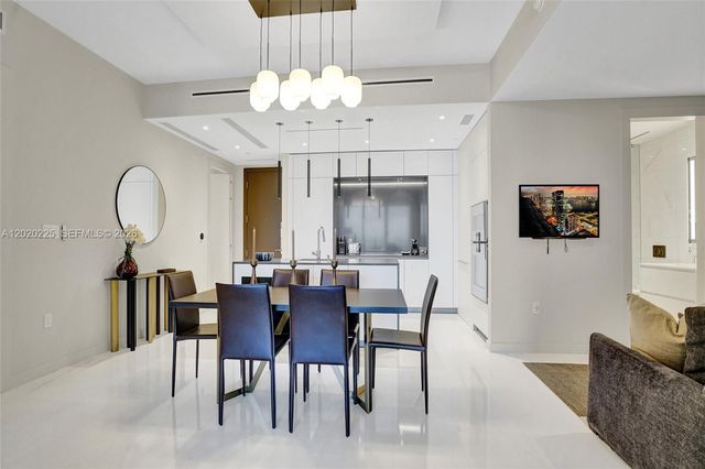 300 Biscayne Boulevard Way 2305W, Miami, FL 33131