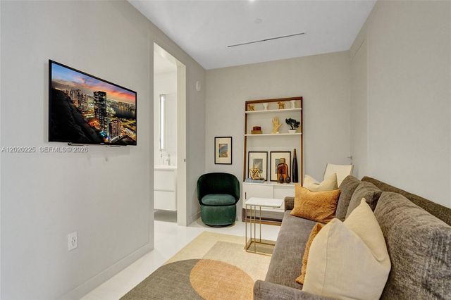 300 Biscayne Boulevard Way 2305W, Miami, FL 33131