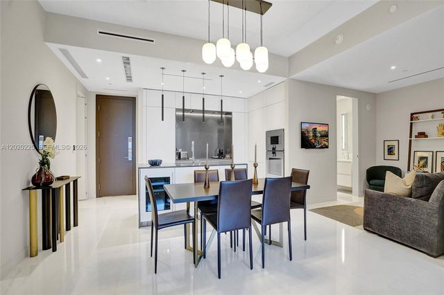 300 Biscayne Boulevard Way 2305W, Miami, FL 33131