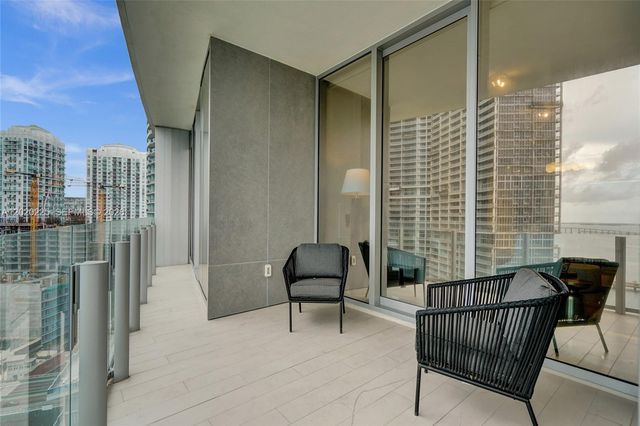 300 Biscayne Boulevard Way 2305W, Miami, FL 33131