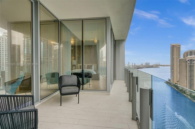 300 Biscayne Boulevard Way 2305W, Miami, FL 33131