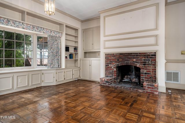 7 Llewellyn Wood, Johnson City, TN 37601