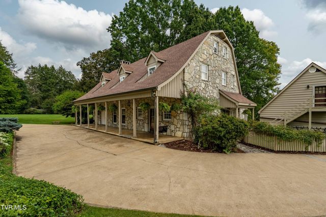 7 Llewellyn Wood, Johnson City, TN 37601