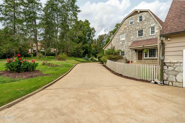 7 Llewellyn Wood, Johnson City, TN 37601