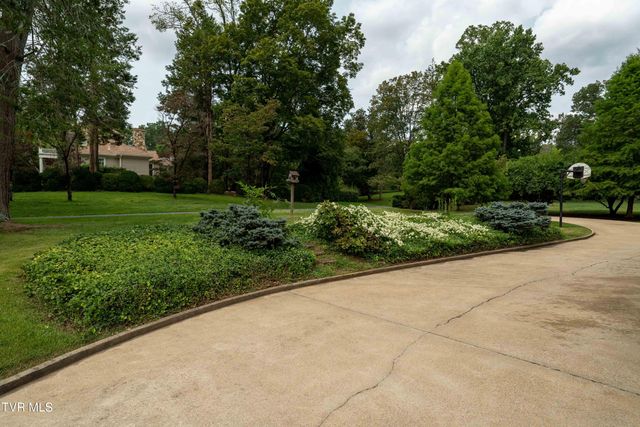 7 Llewellyn Wood, Johnson City, TN 37601