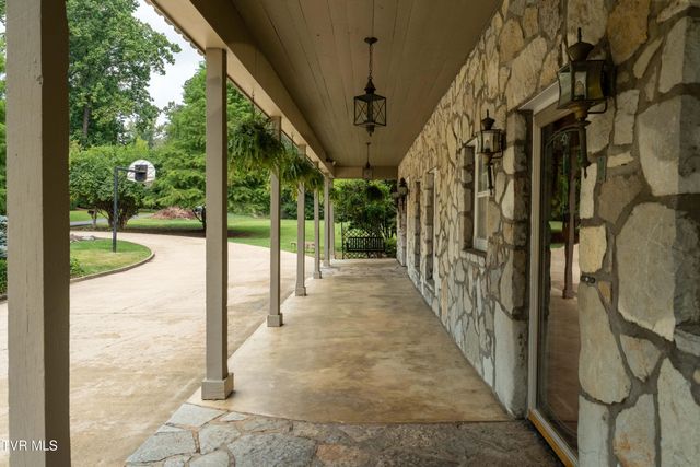 7 Llewellyn Wood, Johnson City, TN 37601