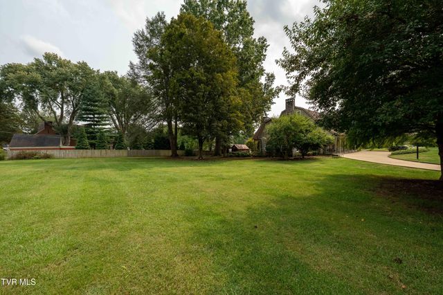 7 Llewellyn Wood, Johnson City, TN 37601