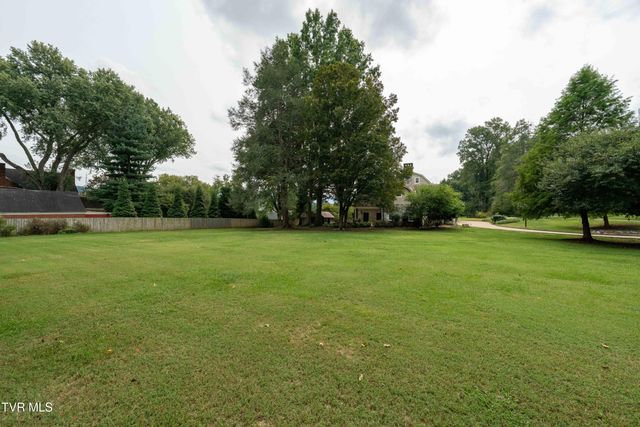 7 Llewellyn Wood, Johnson City, TN 37601