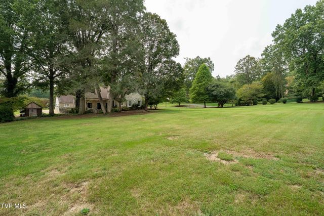 7 Llewellyn Wood, Johnson City, TN 37601