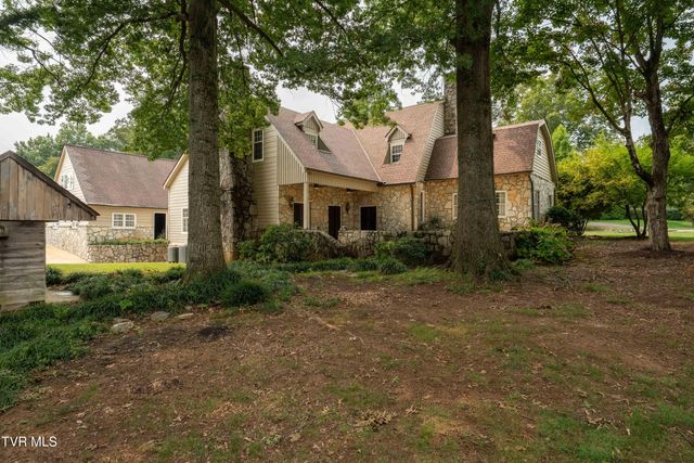 7 Llewellyn Wood, Johnson City, TN 37601