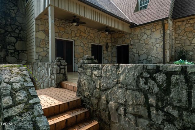 7 Llewellyn Wood, Johnson City, TN 37601