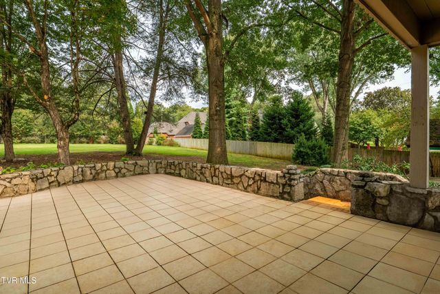 7 Llewellyn Wood, Johnson City, TN 37601