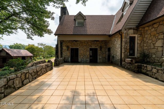 7 Llewellyn Wood, Johnson City, TN 37601