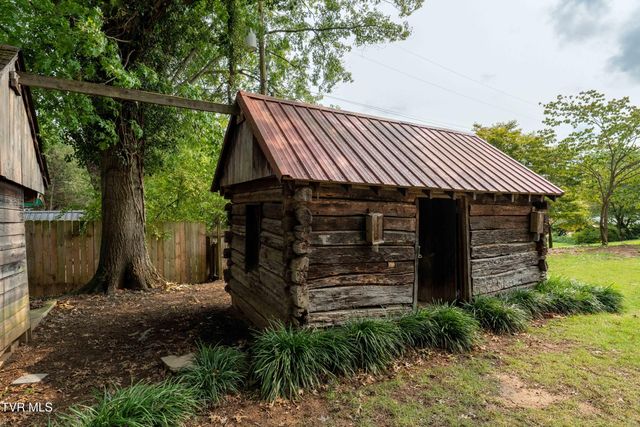 7 Llewellyn Wood, Johnson City, TN 37601