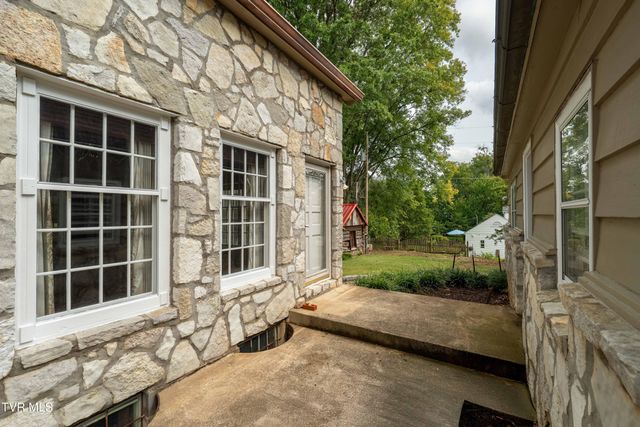 7 Llewellyn Wood, Johnson City, TN 37601