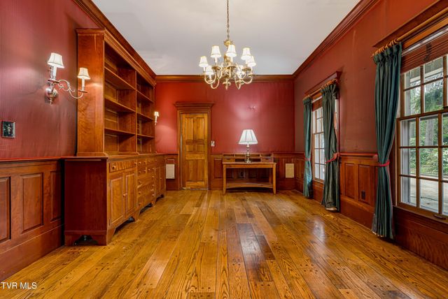 7 Llewellyn Wood, Johnson City, TN 37601