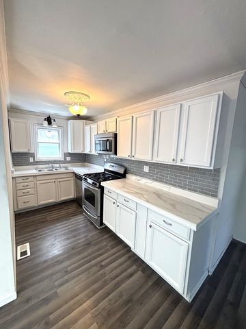 518 N Hugh Street, Plano, IL 60545
