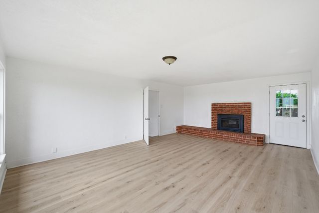 13787 Ave 232, Tulare, CA 93274