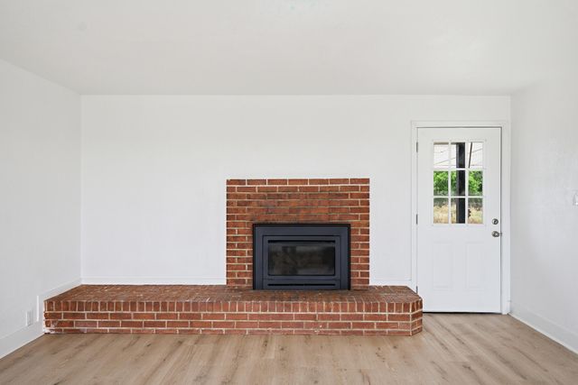 13787 Ave 232, Tulare, CA 93274