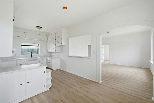 13787 Ave 232, Tulare, CA 93274