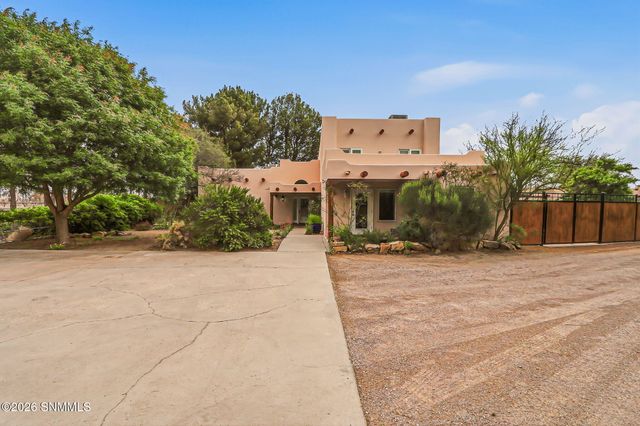 565 Carver Road, Las Cruces, NM 88005