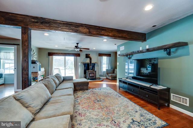 1109 UPPER VAN REED RD, Leesport, PA 19533