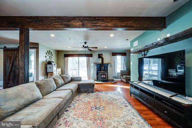 1109 UPPER VAN REED RD, Leesport, PA 19533