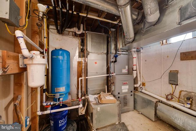 1109 UPPER VAN REED RD, Leesport, PA 19533