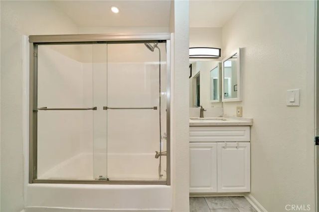 1701 Neil Armstrong 104, Montebello, CA 90640