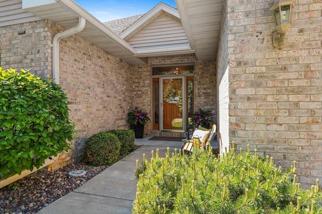 945 BRIGHTON DRIVE, Menasha, WI 54952