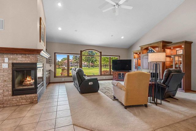 945 BRIGHTON DRIVE, Menasha, WI 54952