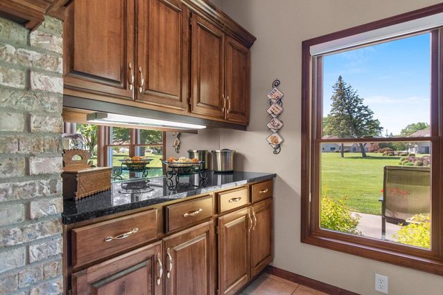 945 BRIGHTON DRIVE, Menasha, WI 54952