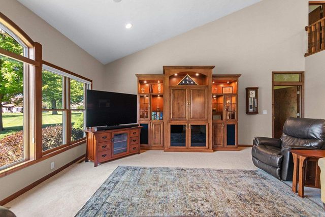 945 BRIGHTON DRIVE, Menasha, WI 54952