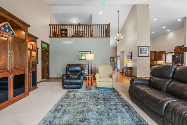 945 BRIGHTON DRIVE, Menasha, WI 54952
