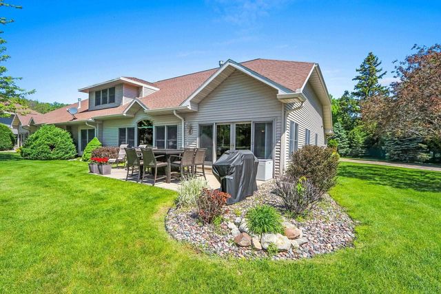 945 BRIGHTON DRIVE, Menasha, WI 54952