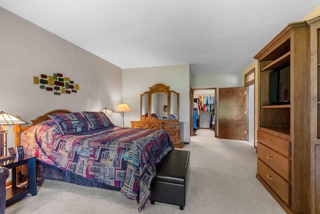 945 BRIGHTON DRIVE, Menasha, WI 54952