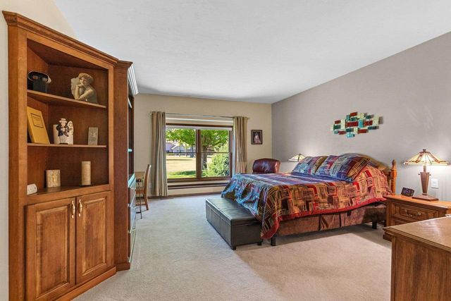 945 BRIGHTON DRIVE, Menasha, WI 54952