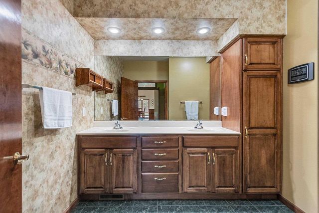 945 BRIGHTON DRIVE, Menasha, WI 54952