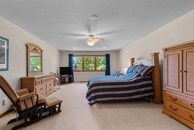 945 BRIGHTON DRIVE, Menasha, WI 54952