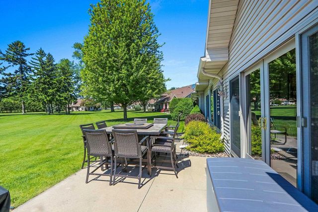 945 BRIGHTON DRIVE, Menasha, WI 54952