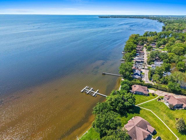 945 BRIGHTON DRIVE, Menasha, WI 54952