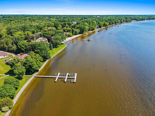 945 BRIGHTON DRIVE, Menasha, WI 54952