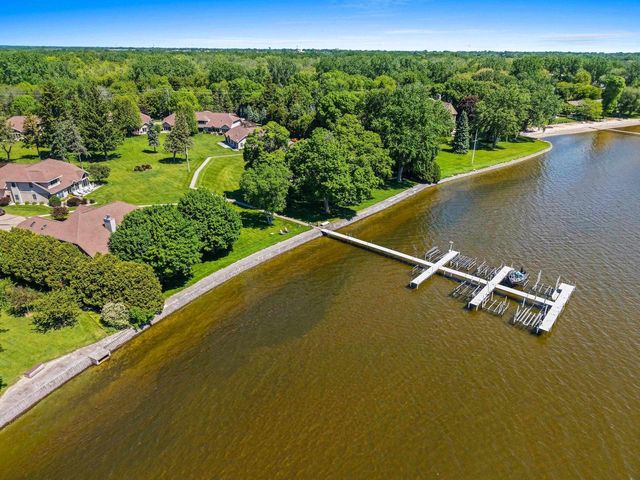 945 BRIGHTON DRIVE, Menasha, WI 54952