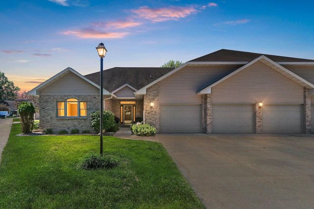 945 BRIGHTON DRIVE, Menasha, WI 54952