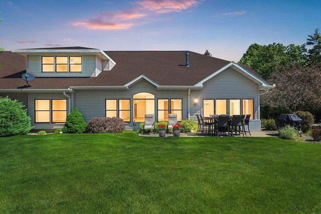 945 BRIGHTON DRIVE, Menasha, WI 54952