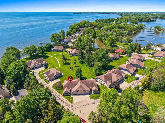 945 BRIGHTON DRIVE, Menasha, WI 54952