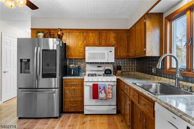 9 Tara Dr, Hillsborough Twp., NJ 08844