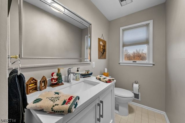 9 Tara Dr, Hillsborough Twp., NJ 08844