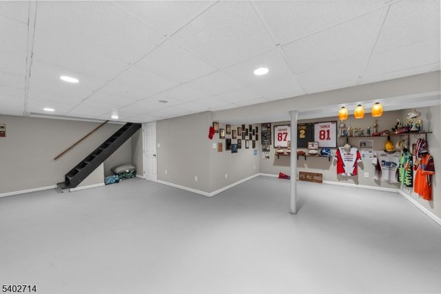 9 Tara Dr, Hillsborough Twp., NJ 08844